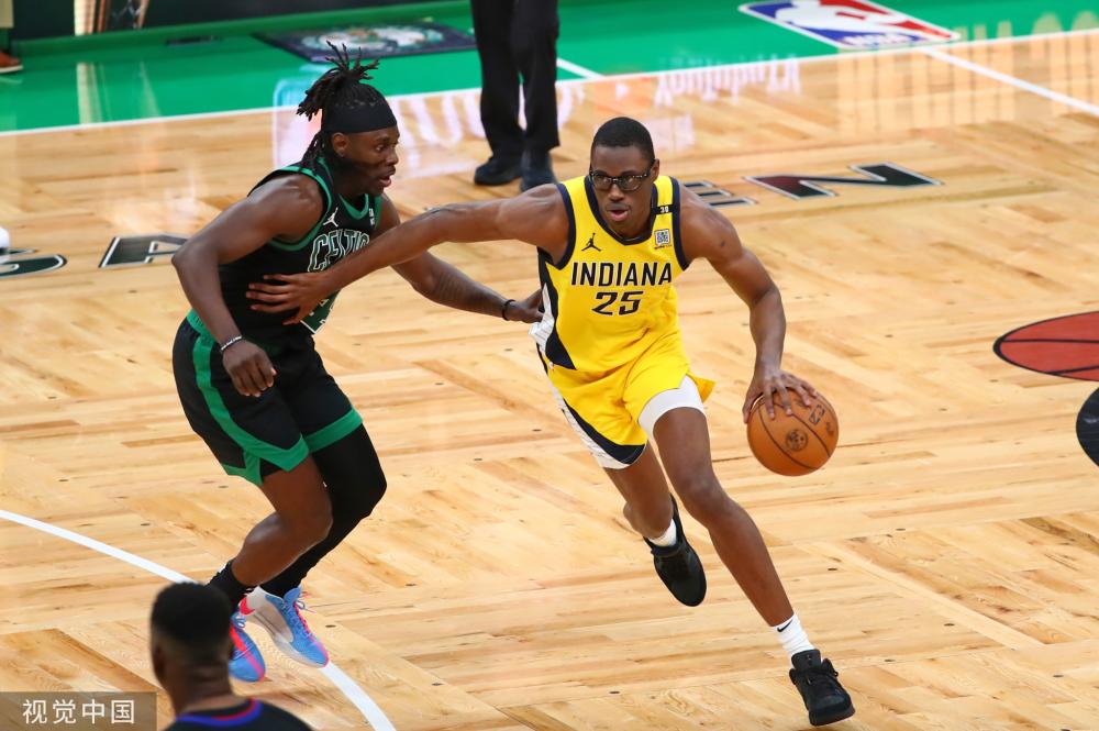 更是他少年 更是他少年