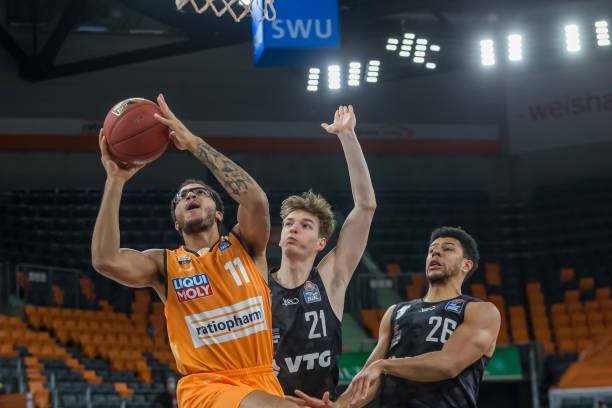 过坚持与创 过坚持与创