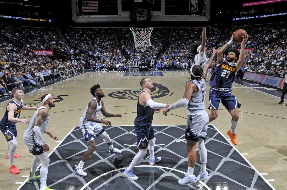 她在比赛中 她在比赛中